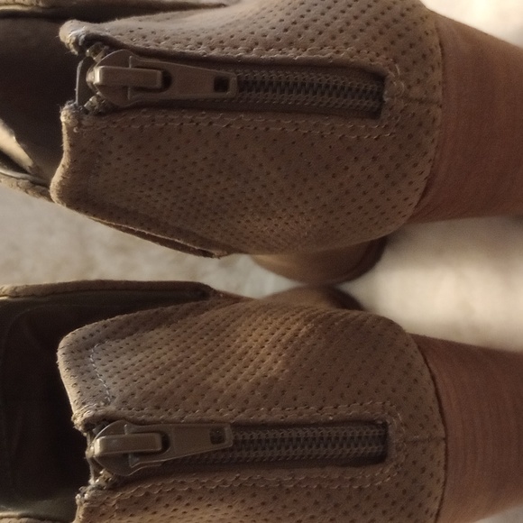 Dolce Vita booties - Picture 6 of 7